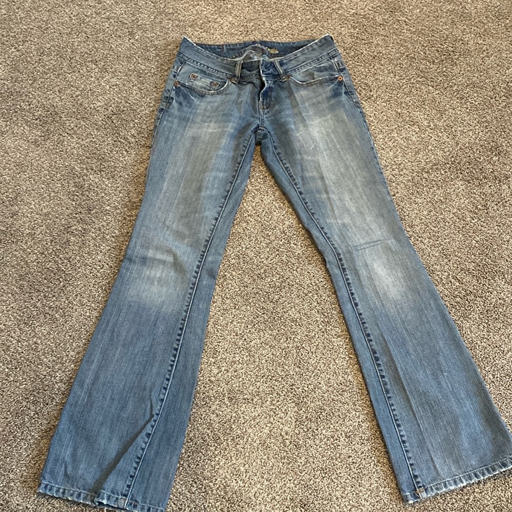 AE Artist jeans